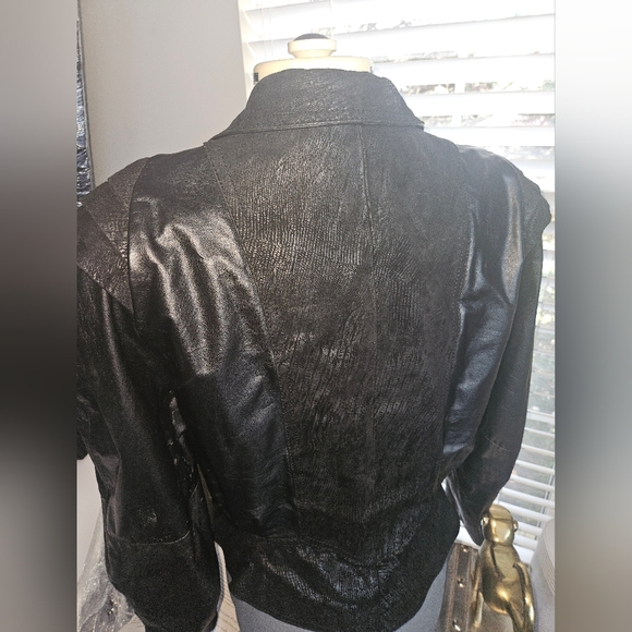 VTG 80's Black Leather jacket - Picture 2 of 11